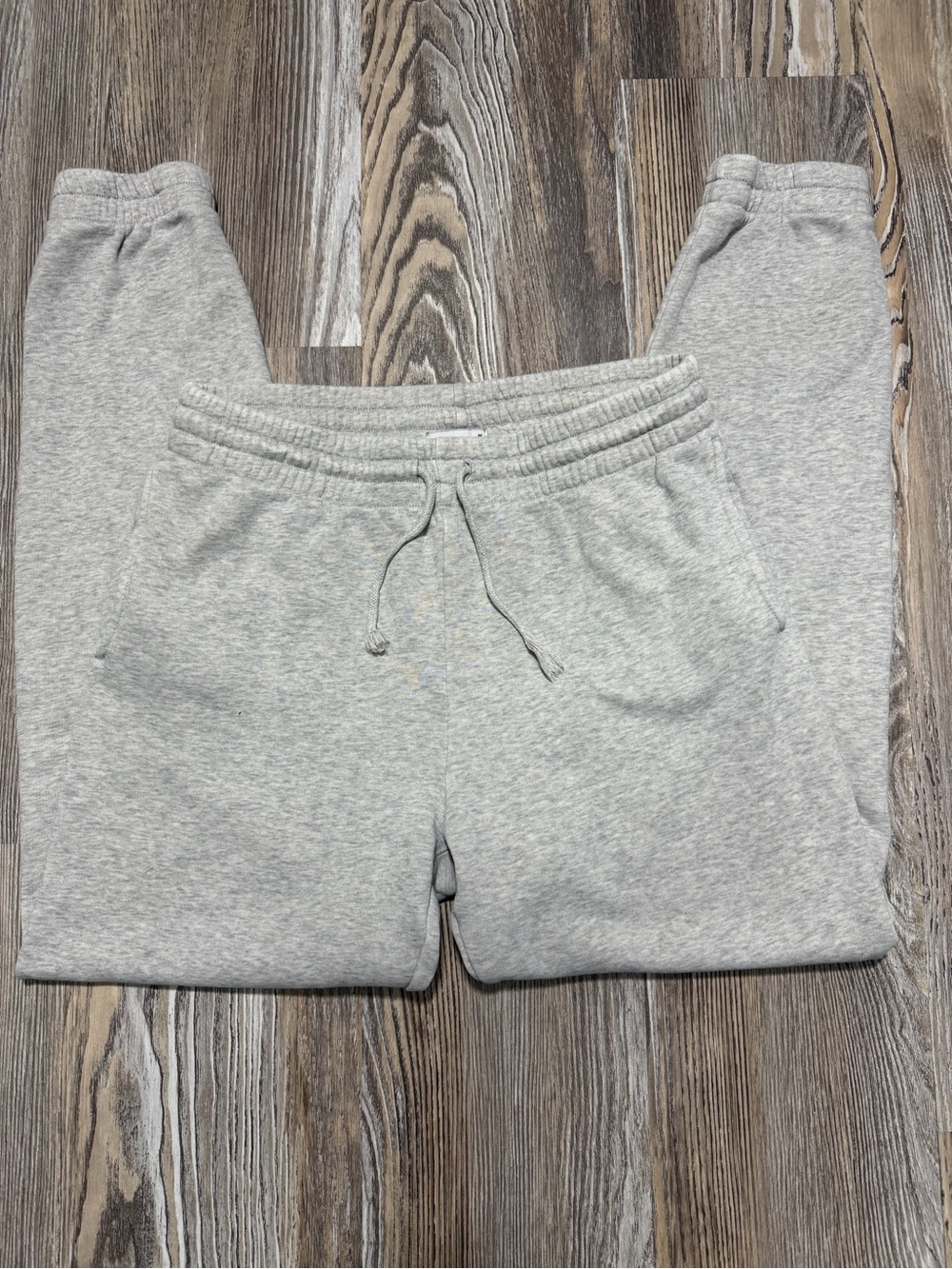 Women’s TNA Aritzia Heathered Grey Sweatpants, size Medium